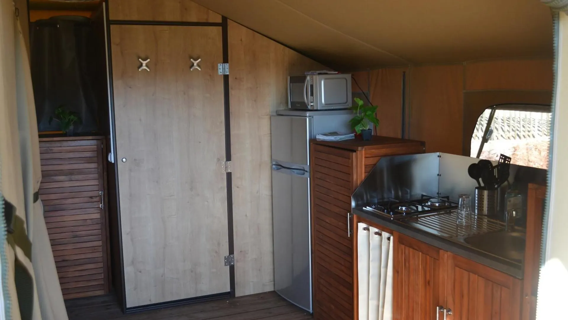 Tente Lodge Avec Vue Sur L'Aubrac Bessuejouls